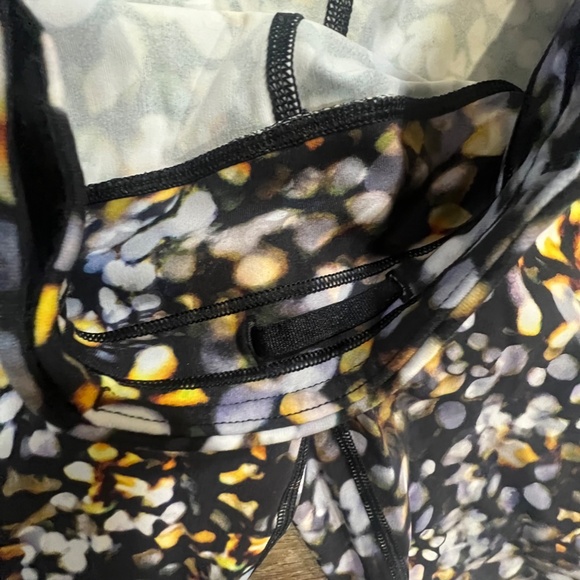 Lululemon Speed Up Tight 28" Full-On Luxtreme Metropolis Glow Size: 6 - Picture 8 of 14